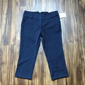 SOLD Maurice’s Textured Navy Smart Capri